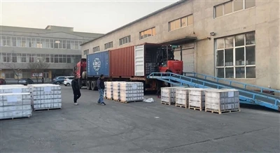 Tagħbija u tibgħat il-merkanzija f'kontenituri